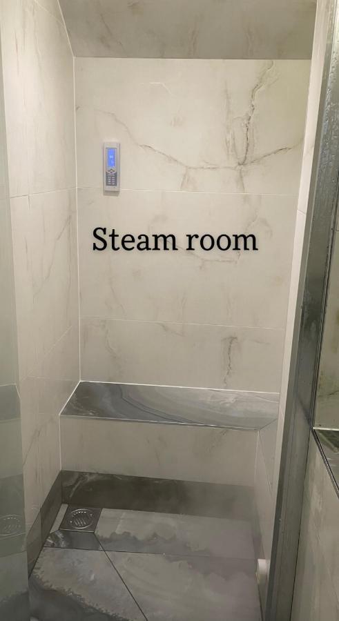 Luxury Apartment Edinburgh Centre With Steam Room 외부 사진